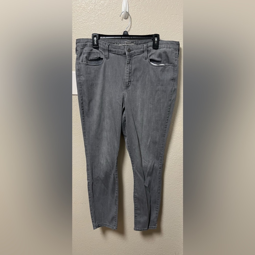 Gray Universal Threads skinny jeans